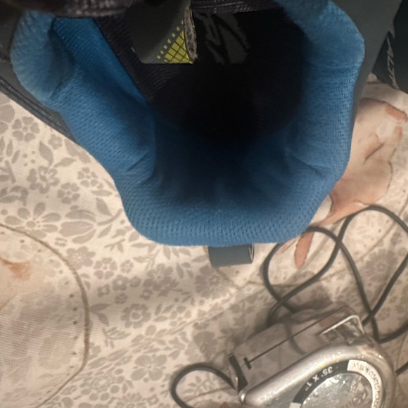 Altra - Picture 11 of 13